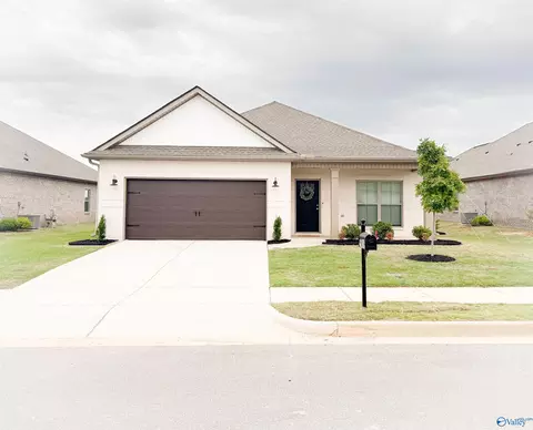 12494 Whitcomb Cir, Athens, AL 35613