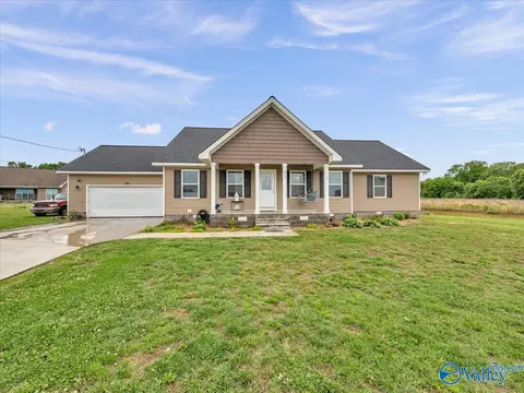 312 Ky Creed Ln, Rainsville, AL 35986