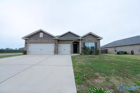 331 Jackson Point Cir, Huntsville, AL 35811