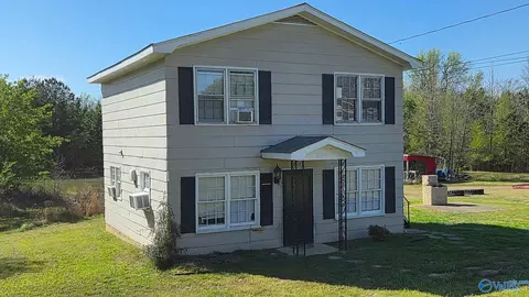 8921 Frankfort Rd, Tuscumbia, AL 35674