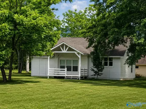 112 Foskett St, Piedmont, AL 36272