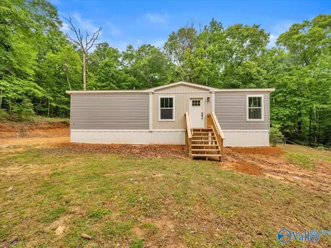 455 Range Rd, Gurley, AL 35748