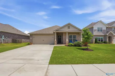 205 Goldie Ct, New Market, AL 35761