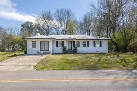 1406 Pike Ave, Phil Campbell, AL 35581