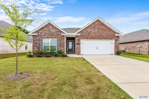26738 Kyle Ln, Athens, AL 35613