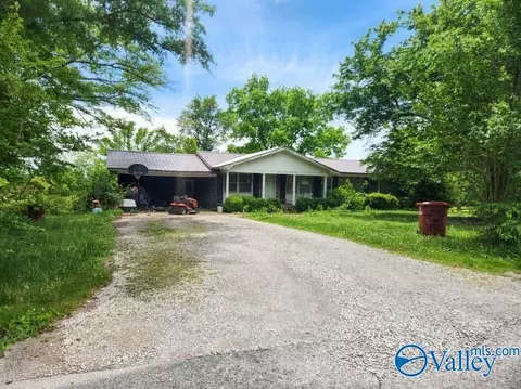 585 Ranch Rd, Hamilton, AL 35570