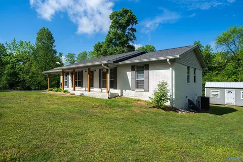 280 Larue Cir, Blountsville, AL 35031