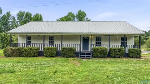 1211 Thornhill Rd, Boaz, AL 35956