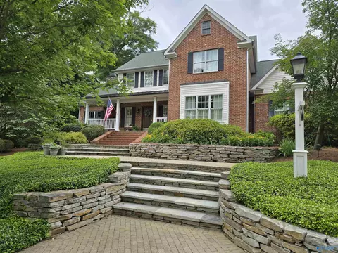 138 Fairoaks St, Gadsden, AL 35901