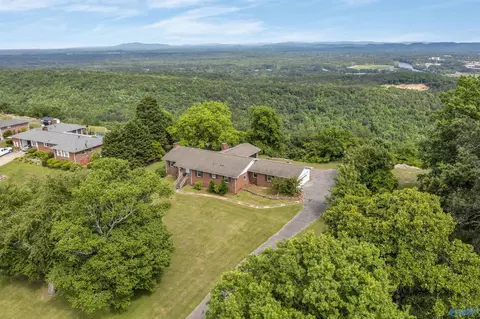 1131 Bellevue Dr, Gadsden, AL 35904