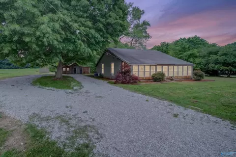628 Walt Campbell Rd, Hazel Green, AL 35750