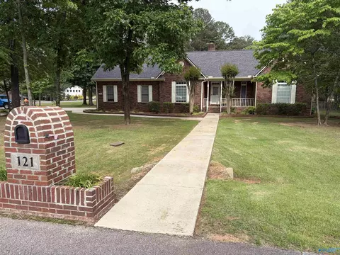 121 Honey Brook Dr, Toney, AL 35773