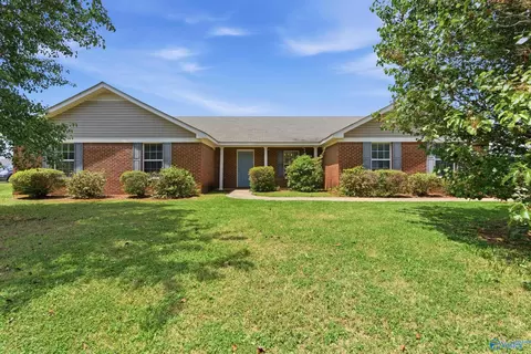 114 Beaconsfield Dr, Meridianville, AL 35759