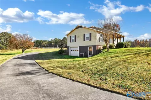 16516 Hampton Ln, Athens, AL 35611