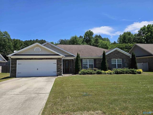 400 Dominion Dr, Hartselle, AL 35640