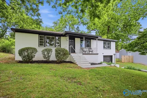 2106 Phillips Rd, Huntsville, AL 35810