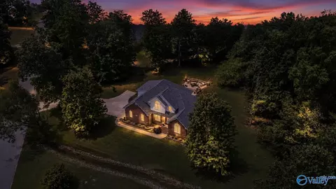 60 Windwood Dr, Fayetteville, TN 37334