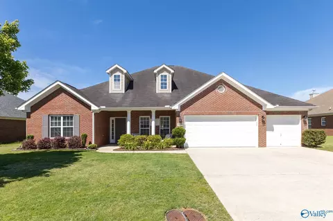 7006 Freedom Park Cir, Owens Cross Roads, AL 35763