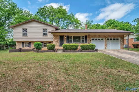 3907 Timbercrest Dr, Huntsville, AL 35810