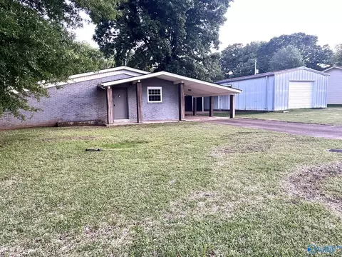 1612 Tennessee St, Sheffield, AL 35660