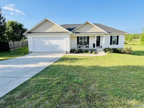 444 Granite Cir, Albertville, AL 35950