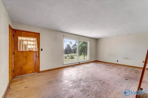 Living - 112 N Greenway Dr, Trinity, AL 35673 photo 3 of 4