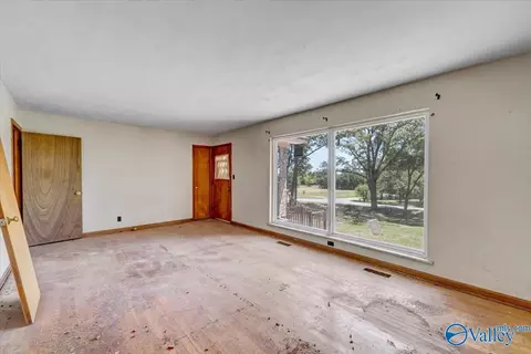 Living - 112 N Greenway Dr, Trinity, AL 35673 photo 4 of 4