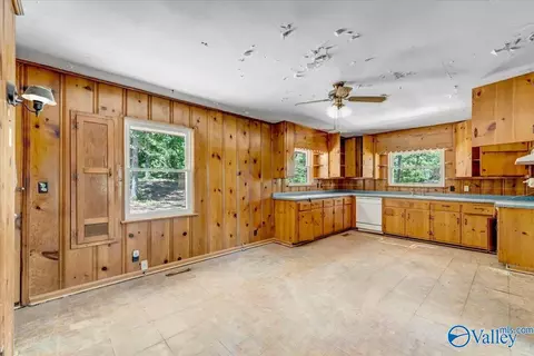 Kitchen - 112 N Greenway Dr, Trinity, AL 35673 photo 1 of 5