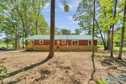 Exterior - 112 N Greenway Dr, Trinity, AL 35673 photo 5 of 10