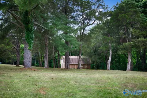 146 Springhill Dr, Huntsville, AL 35806