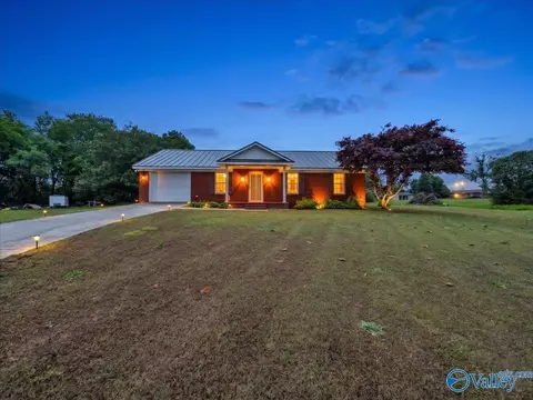 21656 Lovell Ln, Elkmont, AL 35620
