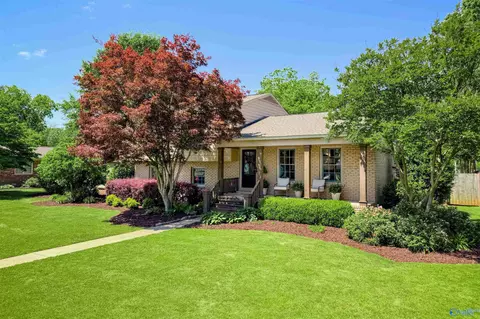 2209 Fleetwood Dr, Decatur, AL 35601