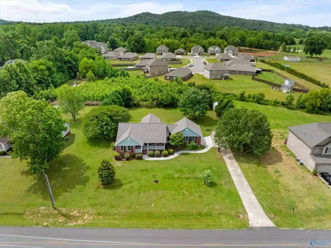 296 Yarbrough Rd, Harvest, AL 35749