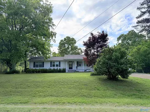 372 Snow Point Rd, Guntersville, AL 35976