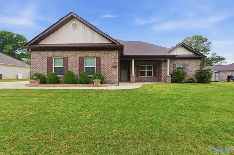 134 Lewis Vann Dr, Hazel Green, AL 35750