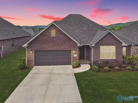 3014 Crystal Creek Dr, Brownsboro, AL 35741