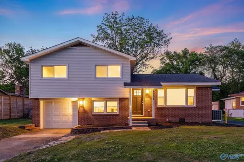 4006 Telstar Cir, Huntsville, AL 35805