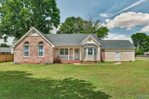 559 Wells Rd, Meridianville, AL 35759