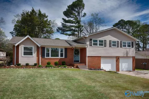 1814 Forney Dr, Huntsville, AL 35816