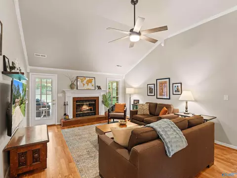Living - 140 Steele Dr, Madison, AL 35758 photo 2 of 4