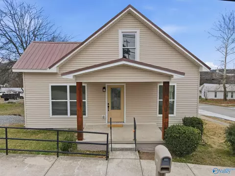 301 Bellview Ave, Fayetteville, TN 37334