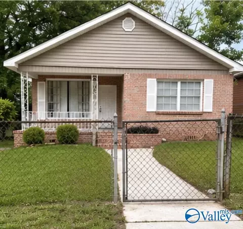 270 55th St, Fairfield, AL 35064