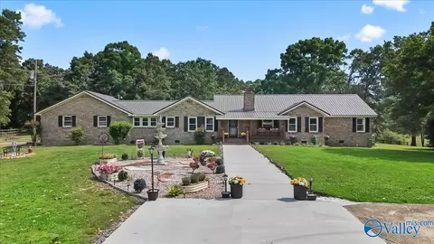 3615 Fry Gap Rd, Arab, AL 35016