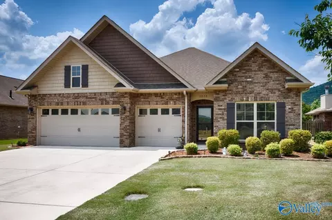 3020 Greenway Cir, Owens Cross Roads, AL 35763