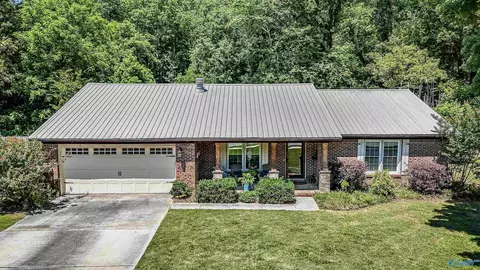 7436 Logan Dr, Huntsville, AL 35802