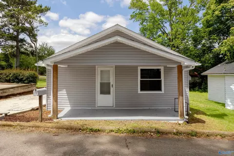 1101 Patterson Dr, Florence, AL 35630