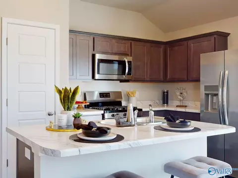 Kitchen - 1037 John Ave, Trinity, AL 35673 photo 2 of 4