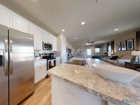 Kitchen - 1057 John Ave, Trinity, AL 35673 photo 1 of 6