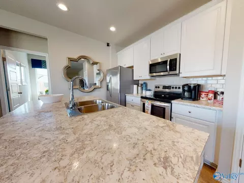 Kitchen - 1057 John Ave, Trinity, AL 35673 photo 3 of 6