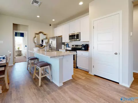Kitchen - 1057 John Ave, Trinity, AL 35673 photo 5 of 6